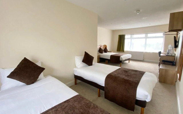 Russ Hill Hotel