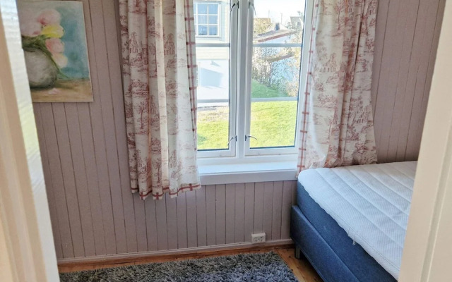 7 Person Holiday Home in Averoy-by Traum