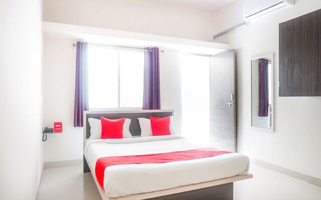 OYO 14747 Hotel Prathik