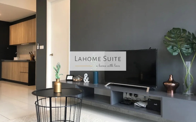 The Robertson KL By Lahome Suite