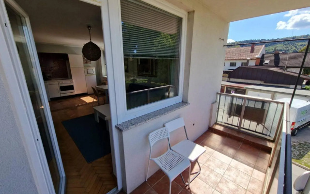 Lovely condo with free parking