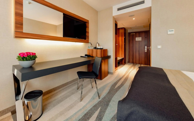 Warsaw Plaza Hotel