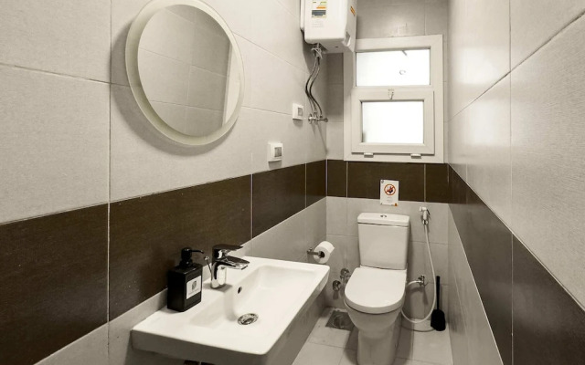 Flattering 2bdr - 5 min to Airport