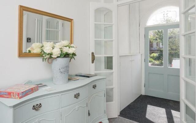 Coastal Gem Apartment by Seaside Llandudno