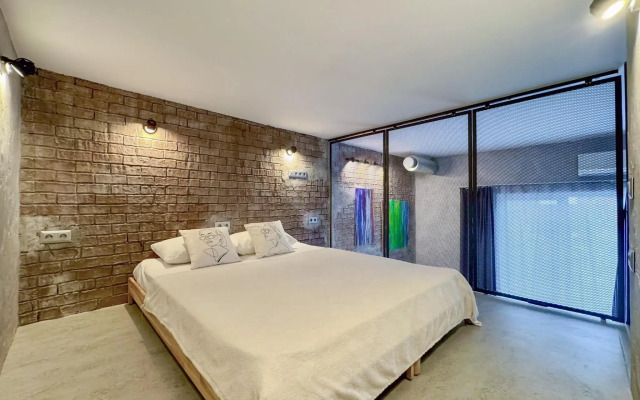 Anwen Apartments on Skipper Street