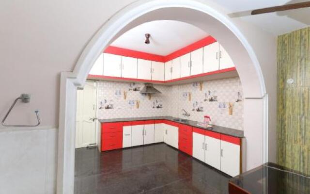 OYO 16798 Rj Residency
