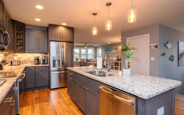 Beach 45 by Oak Island Accommodations