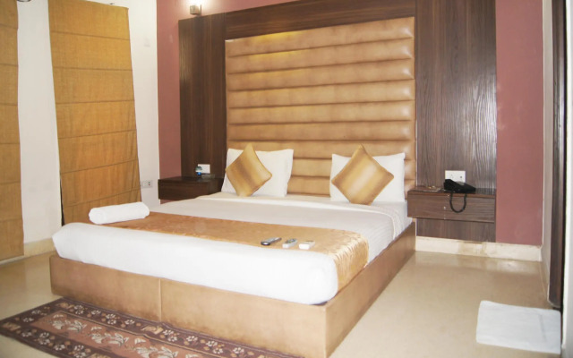 FabHotel Moon Hospitality DLF Phase 3
