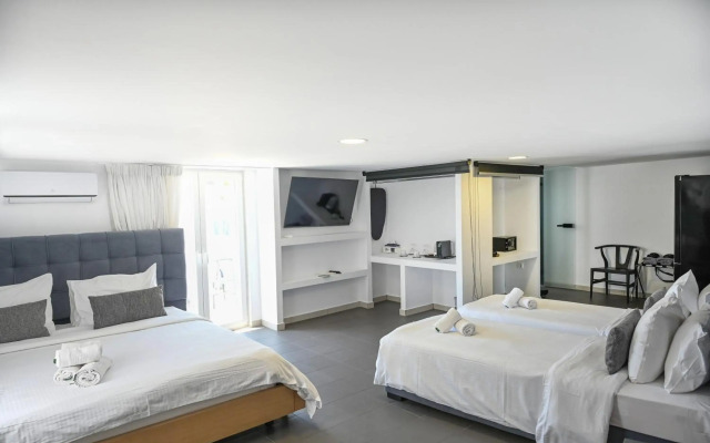 Kosmoplaz Beach Hotel