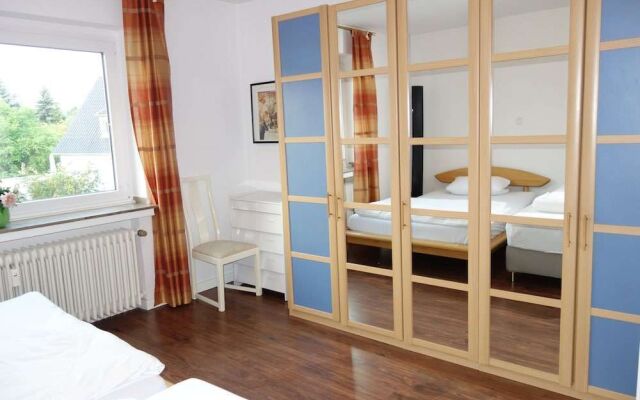 Tolstov-Hotels Large 3 Room Apartment