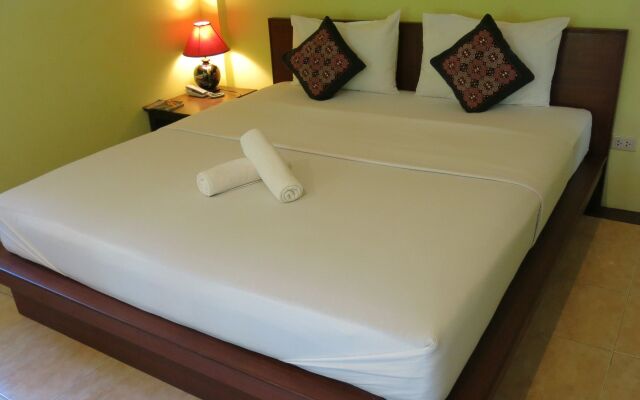 Baan La Poon Hotel