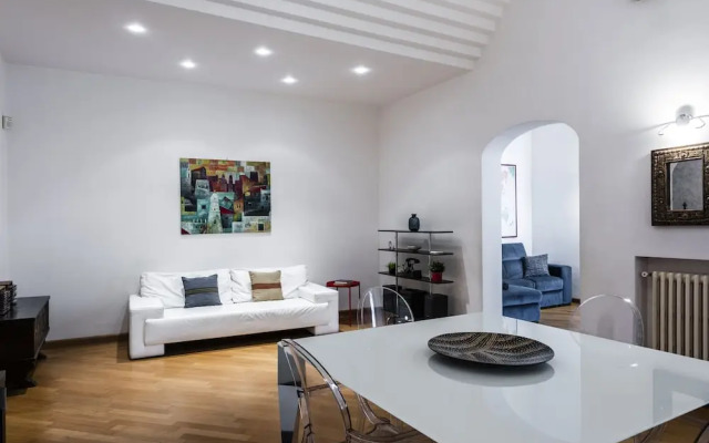 Agata Apartment With Balcony by Wonderful Italy