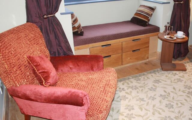 The Lodge at Hemingford Grey House