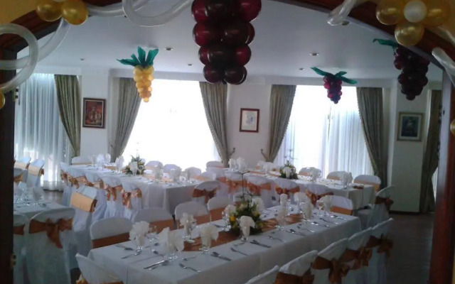 Hotel Dinastia Real