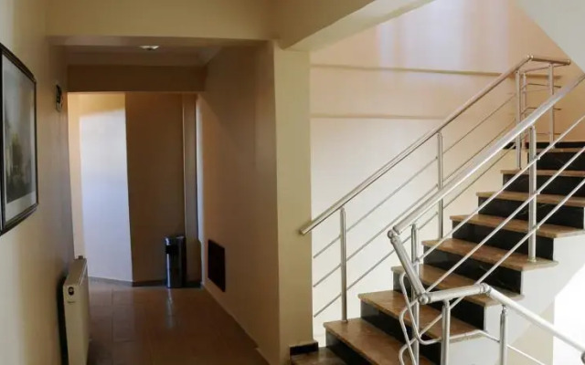 Ozbek Hotel