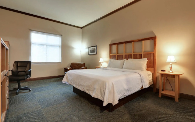 Dimond Center Hotel