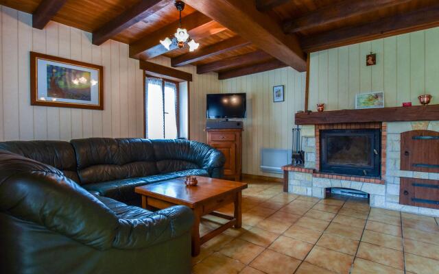 Cozy Holiday Home With Garden in Padirac France