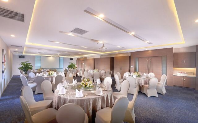 Holiday Inn Express Shenyang North Station by IHG