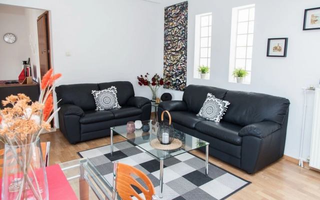 Gorgeous apartment in Piraeus