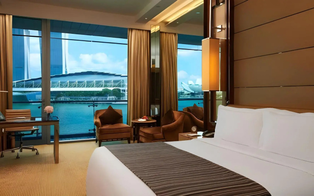 The Fullerton Bay