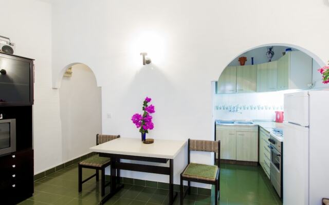 7 Olives Apartments