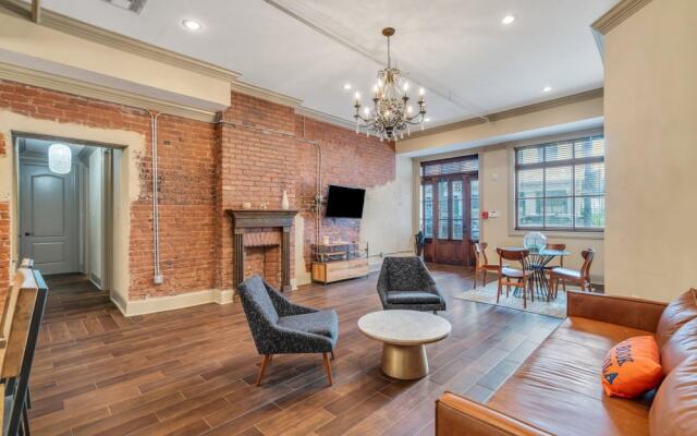 Spacious Sazerac Sanctuary