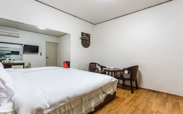 Gangneung Miseongjang Motel