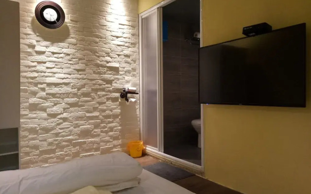 Chi House
