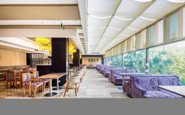Rezen Kingtown Hotel (Chongqing Ranjiaba)