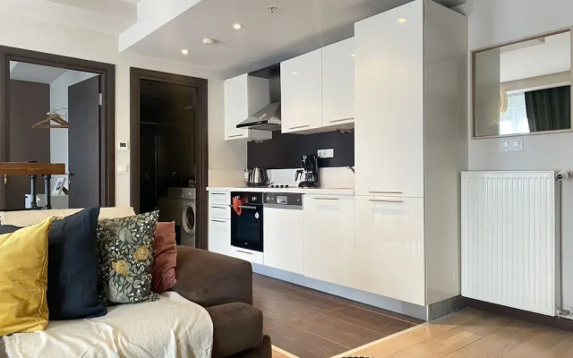 Chic Residence Flat With Central Location In Sisli
