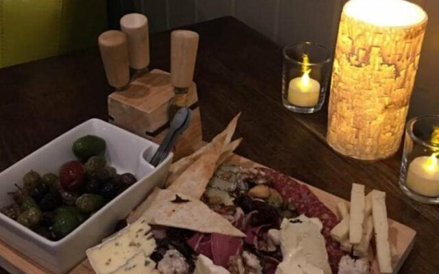 The Bulldog Hotel Silver Star