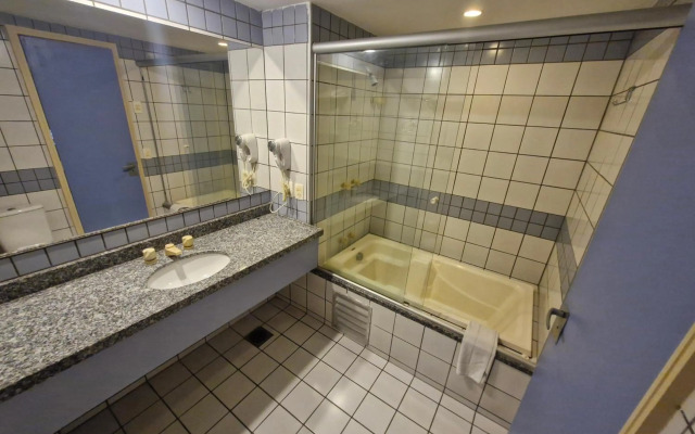 Iate Plaza Hotel