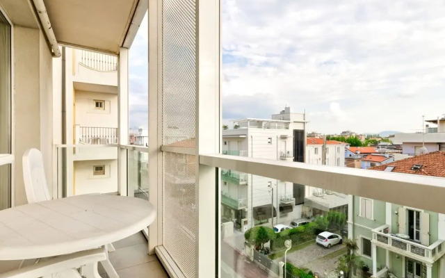 Modern Apartment in Rimini Italy with Hot Tub