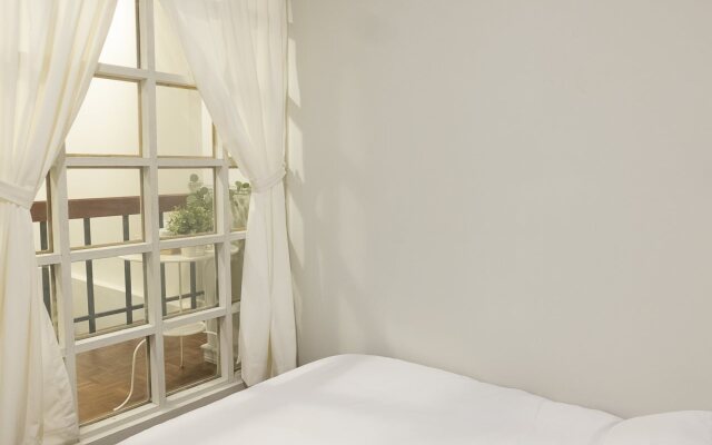 Weeping Willow Sukhumvit 26 – Hostel
