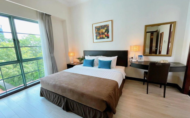 Diamond Westlake Suites - Image 4