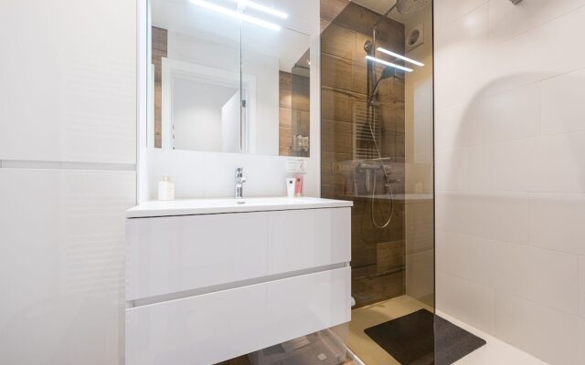 Stay With View, Ostend