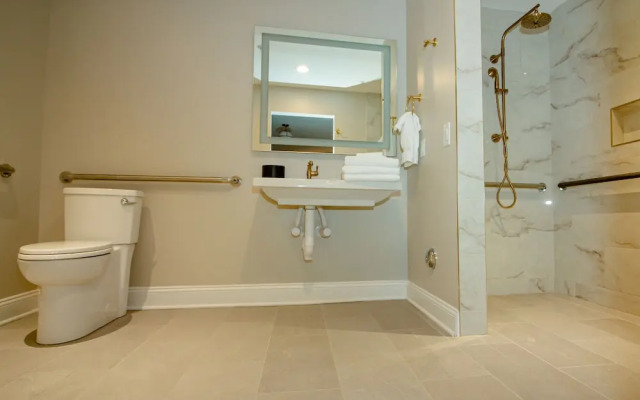 The Colonial Inn, an Ascend Collection Hotel