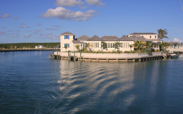 The Sandpiper Inn & Cottages