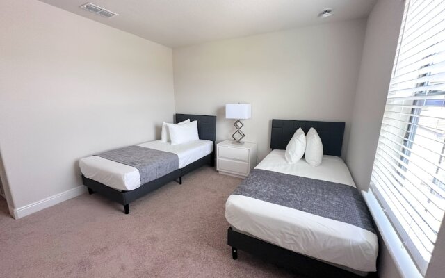 Balmoral Resort-211mcv 6 Bedroom Home by RedAwning