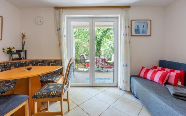 Nice Apartment in Dramalj With Wifi and 1 Bedrooms