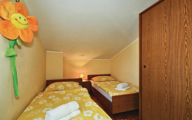 Nice Home in Porec With Wifi and 4 Bedrooms - Hotel in Porec - Photo 2
