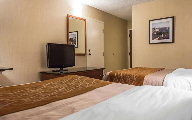 Comfort Inn Highway 401
