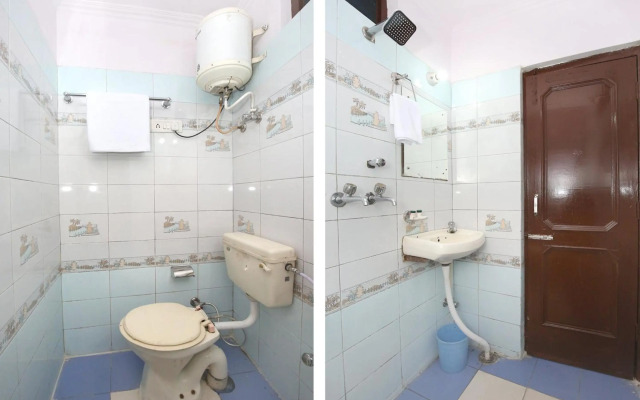 OYO 10384 Hotel Rajesh Palace