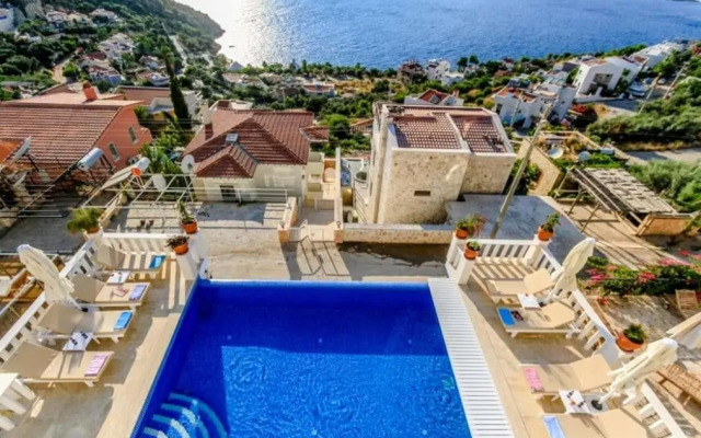 Ketchy Villa , Sleeps 14 , Infinity pool , Wifi , Sunset