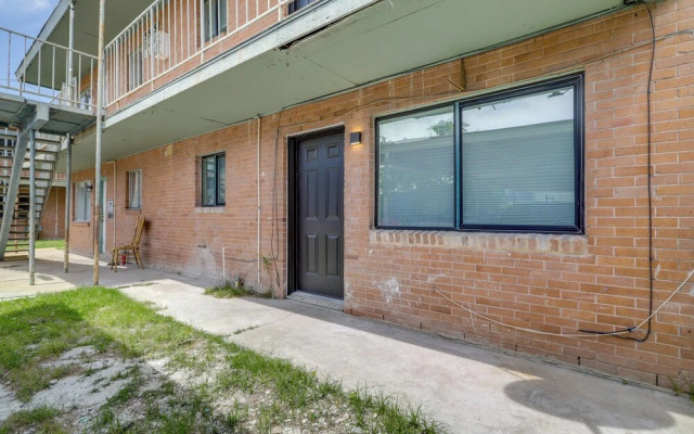 Houston Apartment: Close to University & Downtown