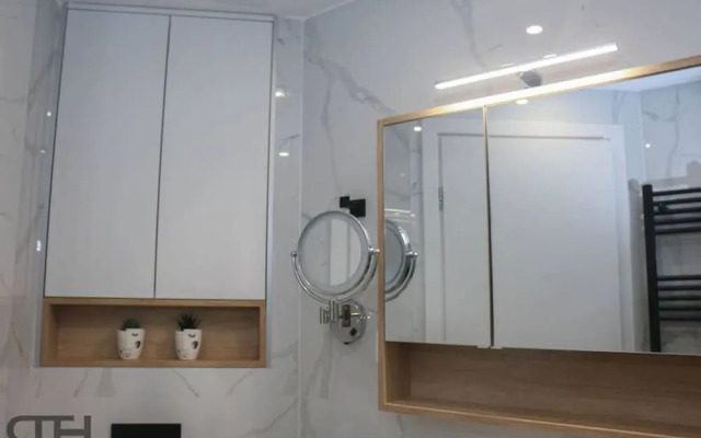Luxury 80m2 Apartment With Balkony Downtown