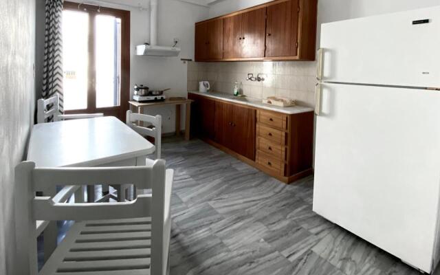 Helliniko Hotel & Studios