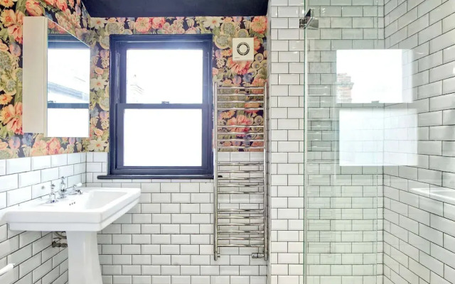 4 Bedroom House, Barnes