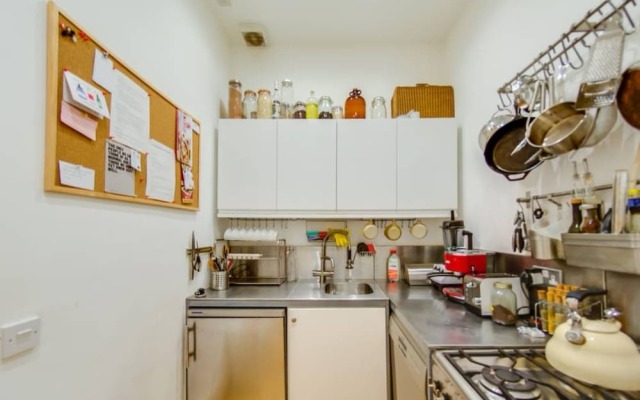 2 Bedroom Apartment With Cinema Screen Sleeps 5