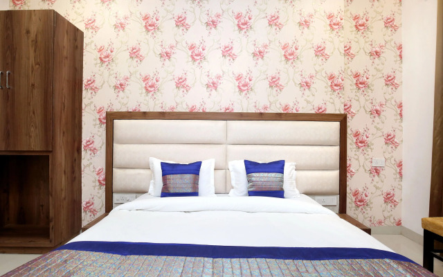 OYO 15208 Hotel Unique